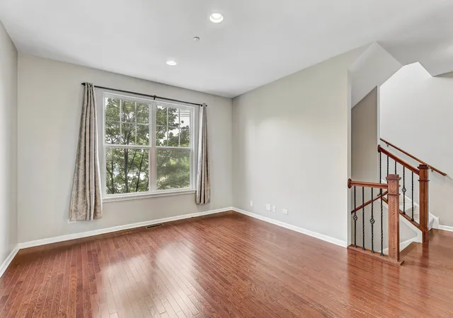 Photo 4 of Townhouse for sale at 318 Laurel Ave, Des Plaines, IL 60016 | MLS# 12747789 | Listing updated on 2026-10-05