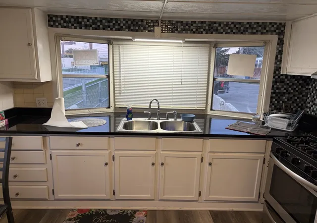 Photo 3 of Manufactured home for sale at 1422 N 43rd Avenue, Stone Park, IL 60165 | MLS# 12747794 | Listing updated on 2026-09-26