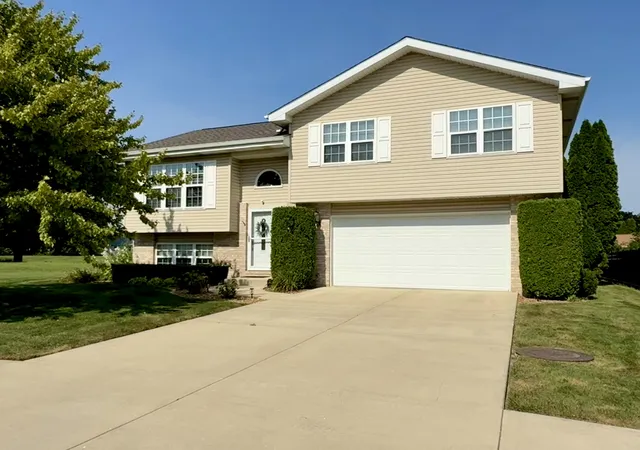 1st image of 684 Cherokee Dr, Bourbonnais, IL 60914 | MLS# 12747800