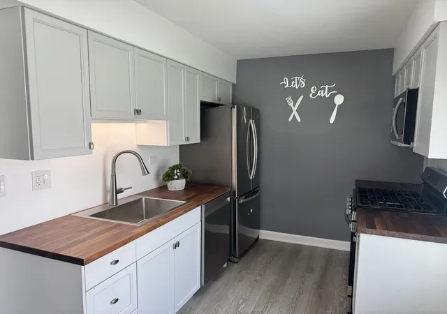 Photo 2 of Condo for sale at 263 S Clubhouse Dr #312, Palatine, IL 60074 | MLS# 12747818 | Listing updated on 2026-09-06
