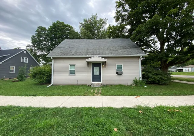 Photo 1 of Single family home for sale at 301 S Hanover St, Metamora, IL 61548 | MLS# 12747829 | Listing updated on 2026-09-06