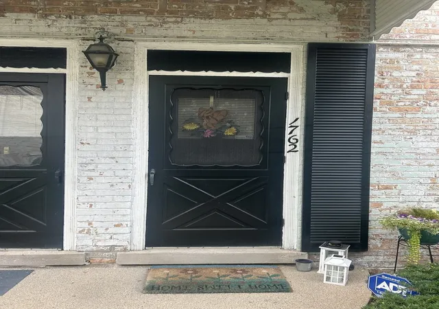 Photo 4 of Sale Pending at 1762 W 95th Place, Chicago, IL 60643 | MLS# 12747831 | Listing updated on 2026-09-12
