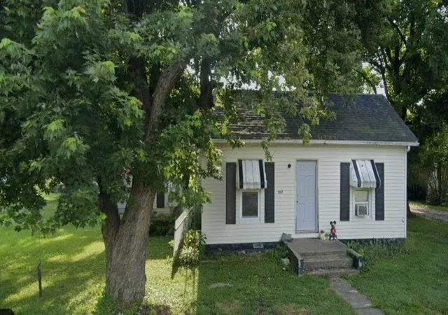 Photo 3 of Single family home for sale at 207 South St, Coffeen, IL 62017 | MLS# 12747833 | Listing updated on 2026-09-06