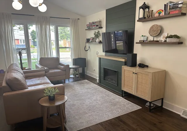Photo 4 of Single family home for sale at 15208 Lawndale Ave, Midlothian, IL 60445 | MLS# 12747839 | Listing updated on 2026-09-06