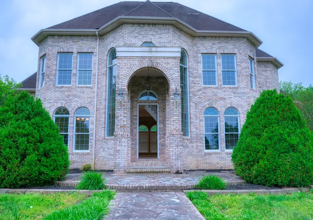 Photo 2 of Single family home for sale at 3115 W Striegel Rd, Carbondale, IL 62901 | MLS# 12747841 | Listing updated on 2026-09-04