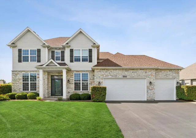 Photo 1 of Single family home for sale at 911 Hayden Dr, Yorkville, IL 60560 | MLS# 12747890 | Listing updated on 2026-09-14