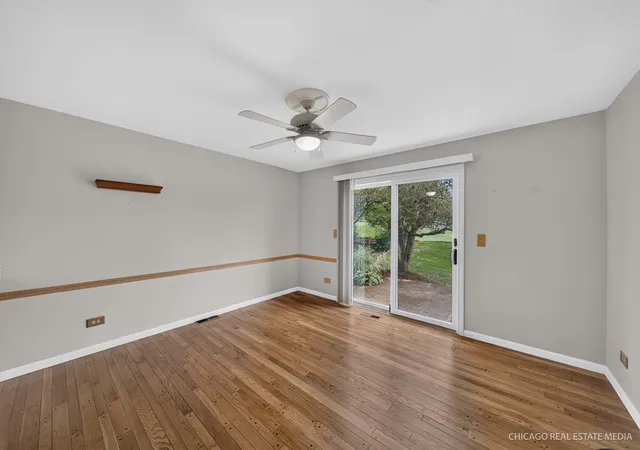 Photo 4 of Single family home for sale at 511 Cottonwood Ln, Schaumburg, IL 60193 | MLS# 12747896 | Listing updated on 2026-09-14