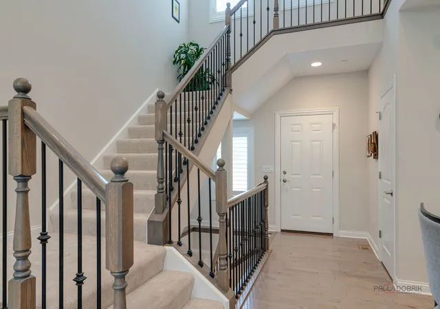 Photo 3 of Townhouse for sale at 1815 Torrey Pkwy, Libertyville, IL 60048 | MLS# 12747907 | Listing updated on 2026-09-07