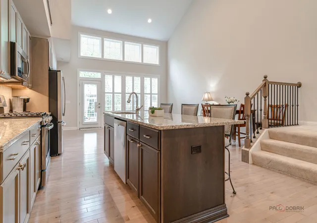 Photo 5 of Townhouse for sale at 1815 Torrey Pkwy, Libertyville, IL 60048 | MLS# 12747907 | Listing updated on 2026-09-07