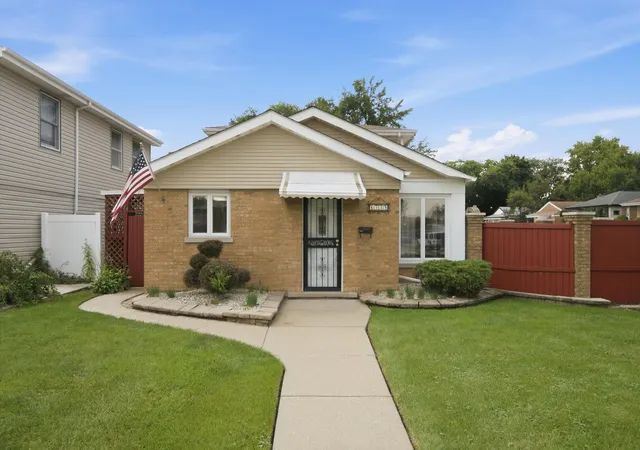 Photo 1 of Single family home for sale at 6559 W 60th Place, Chicago, IL 60638 | MLS# 12747913 | Listing updated on 2026-09-19