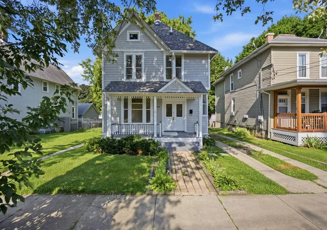 Photo 1 of Single family home for sale at 340 Moseley St, Elgin, IL 60123 | MLS# 12747915 | Listing updated on 2026-09-23