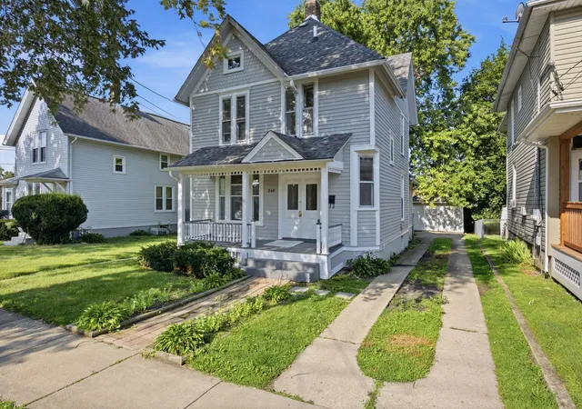 Photo 2 of Single family home for sale at 340 Moseley St, Elgin, IL 60123 | MLS# 12747915 | Listing updated on 2026-09-23