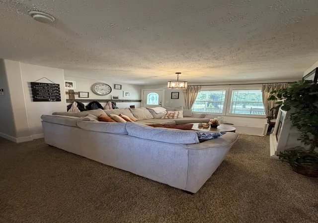 Photo 3 of Single family home for sale at 706 Airport Rd, Metropolis, IL 62960 | MLS# 12747916 | Listing updated on 2026-09-06