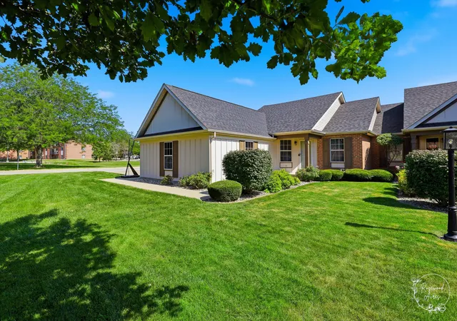 Photo 3 of Townhouse for sale at 500 Olde Oak Dr, Bourbonnais, IL 60914 | MLS# 12747917 | Listing updated on 2026-09-29