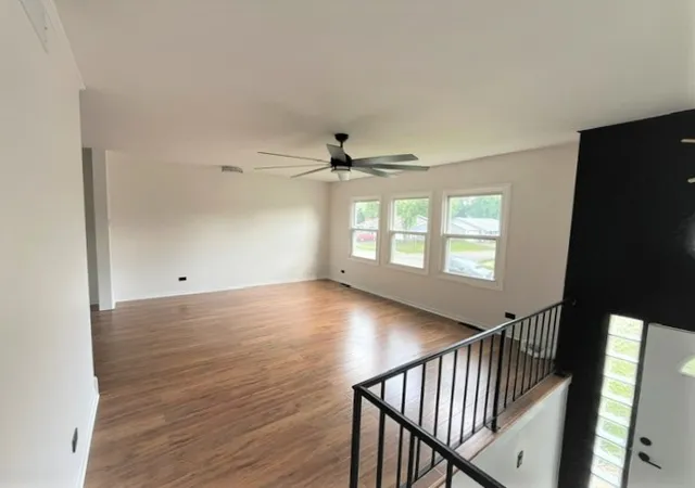 Photo 2 of Single family home for sale at 425 Canyon Trl, Carol Stream, IL 60188 | MLS# 12747931 | Listing updated on 2026-09-06
