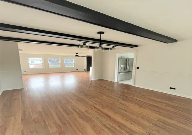 Photo 4 of Single family home for sale at 425 Canyon Trl, Carol Stream, IL 60188 | MLS# 12747931 | Listing updated on 2026-09-06