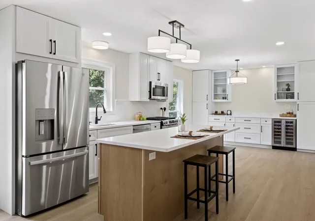Photo 2 of Single family home for sale at 1620 Hemstock Ave, Wheaton, IL 60189 | MLS# 12747944 | Listing updated on 2026-09-17