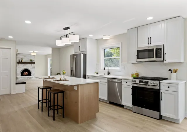 Photo 3 of Single family home for sale at 1620 Hemstock Ave, Wheaton, IL 60189 | MLS# 12747944 | Listing updated on 2026-09-17
