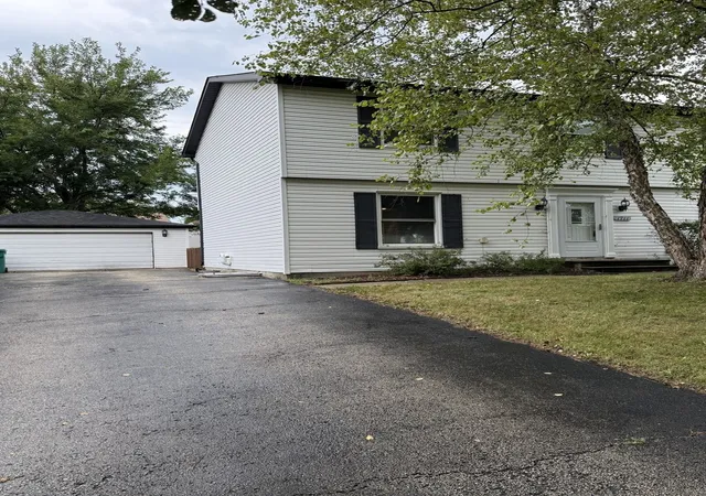 Photo 2 of Single family home for sale at 1711 Corregidor St, Joliet, IL 60435 | MLS# 12747961 | Listing updated on 2026-09-07