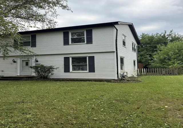Photo 3 of Single family home for sale at 1711 Corregidor St, Joliet, IL 60435 | MLS# 12747961 | Listing updated on 2026-09-07