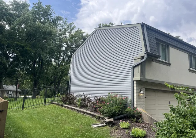 Photo 3 of Single family home for sale at 2248 Kingston Dr, Wheaton, IL 60189 | MLS# 12747963 | Listing updated on 2026-09-27