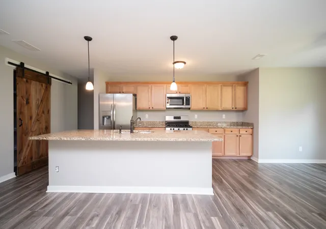 Listing Photo 3 - Condo for sale in building located at 5604 Jackies Dr, Loves Park, IL 61111 - Unit #R