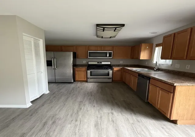 Photo 4 of Single family home for sale at 2032 Wedgewood Cir, Romeoville, IL 60446 | MLS# 12747969 | Listing updated on 2026-09-07