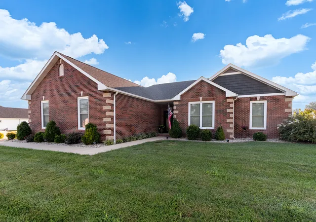 Photo 1 of Single family home for sale at 2004 Dew Drop Dr, Marion, IL 62959 | MLS# 12747975 | Listing updated on 2026-09-22