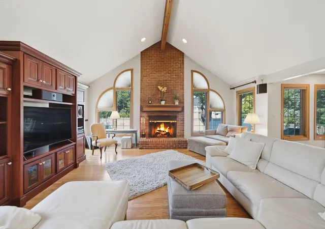Photo 3 of Single family home for sale at 1654 Wadsworth Rd, Wheaton, IL 60189 | MLS# 12747996 | Listing updated on 2026-09-24