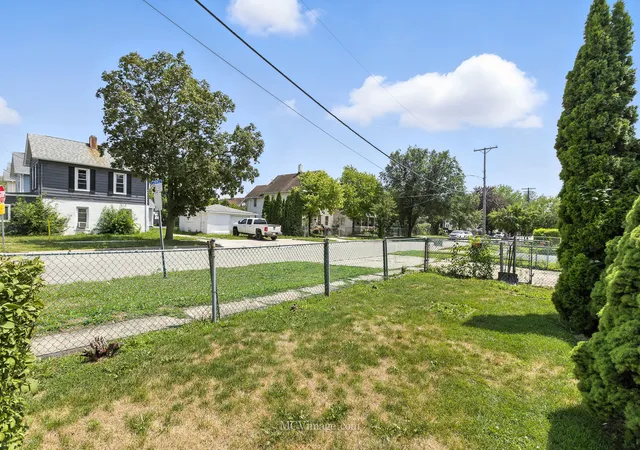 Photo 1 of Single family home for sale at 514 E Jackson St, Joliet, IL 60432 | MLS# 12748001 | Listing updated on 2026-09-07