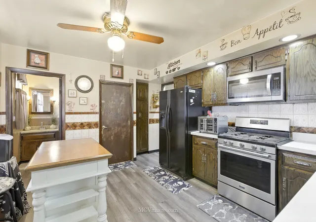 Photo 4 of Single family home for sale at 514 E Jackson St, Joliet, IL 60432 | MLS# 12748001 | Listing updated on 2026-09-07