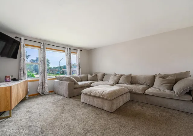 Photo 3 of Single family home for sale at 557 Delaware Trl, Carol Stream, IL 60188 | MLS# 12748003 | Listing updated on 2026-09-16