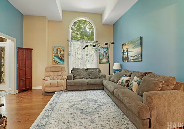 Photo 4 of Single family home for sale at 2708 Whiting Ct, Mc Henry, IL 60050 | MLS# 12748020 | Listing updated on 2026-09-11