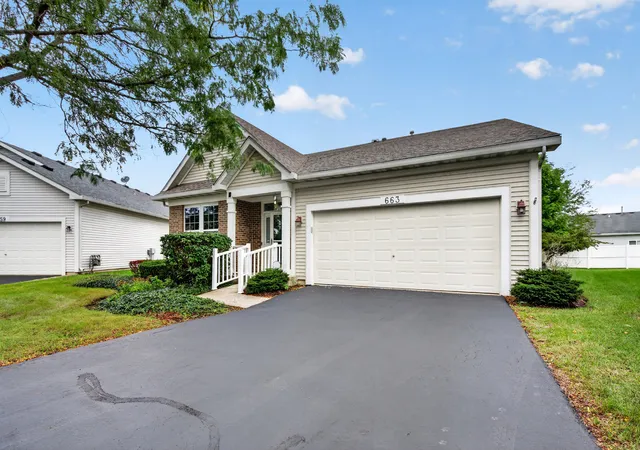 Photo 4 of Single family home for sale at 663 S Mecosta Ln, Romeoville, IL 60446 | MLS# 12748025 | Listing updated on 2026-10-06