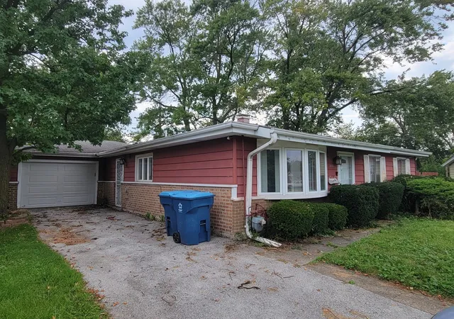Photo 2 of Single family home for sale at 1420 Forest Pl, Calumet City, IL 60409 | MLS# 12748034 | Listing updated on 2026-09-23