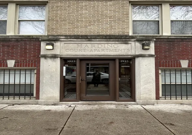 Photo 1 of Condo for sale at 3923 W Ainslie St #1E, Chicago, IL 60625 | MLS# 12748049 | Listing updated on 2026-09-19