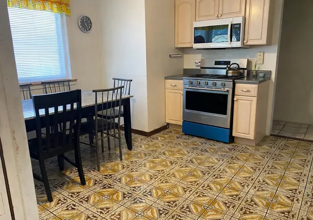 Photo 3 of Single family home for sale at 9521 S Knox Ave, Oak Lawn, IL 60453 | MLS# 12748056 | Listing updated on 2026-09-12