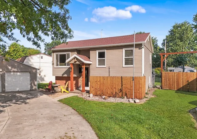 Photo 2 of Single family home for sale at 106 Mckinley Cir, Philo, IL 61864 | MLS# 12748059 | Listing updated on 2026-09-23