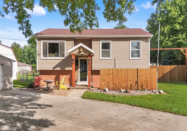 Photo 3 of Single family home for sale at 106 Mckinley Cir, Philo, IL 61864 | MLS# 12748059 | Listing updated on 2026-09-23