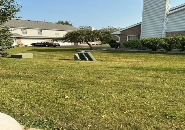 Photo 3 of Sale Pending at 5613 W Sutton Pl, Monee, IL 60449 | MLS# 12748060 | Listing updated on 2026-09-30