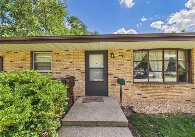 Listing Photo 3 - Condo for sale in building located at 409 Glendale Rd, Loves Park, IL 61111