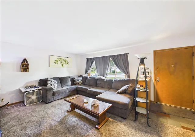 Listing Photo 4 - Condo for sale in building located at 409 Glendale Rd, Loves Park, IL 61111