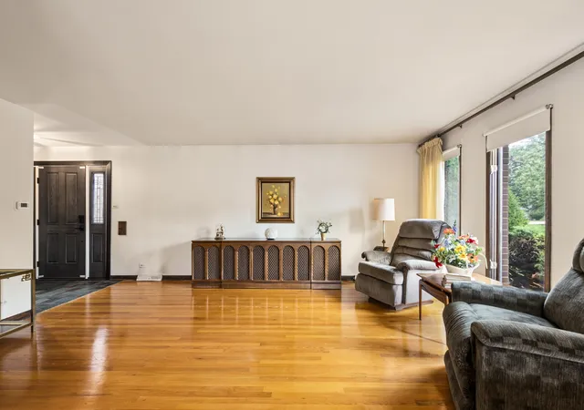 Photo 3 of Single family home for sale at 15310 Drexel Ave, South Holland, IL 60473 | MLS# 12748079 | Listing updated on 2026-09-16