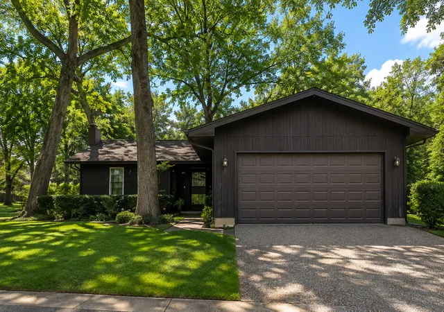 Photo 1 of Single family home for sale at 220 Lakewood Dr, Oakwood Hills, IL 60013 | MLS# 12748087 | Listing updated on 2026-09-15
