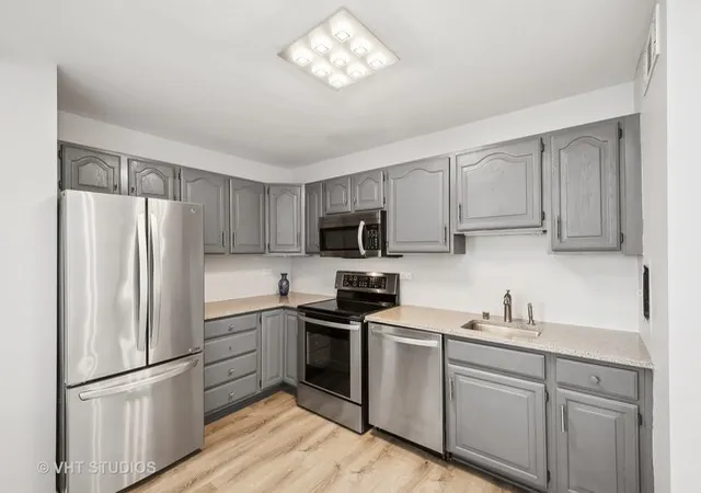 Photo 3 of Condo for sale at 6301 N Sheridan Rd #11K, Chicago, IL 60660 | MLS# 12748093 | Listing updated on 2026-09-07