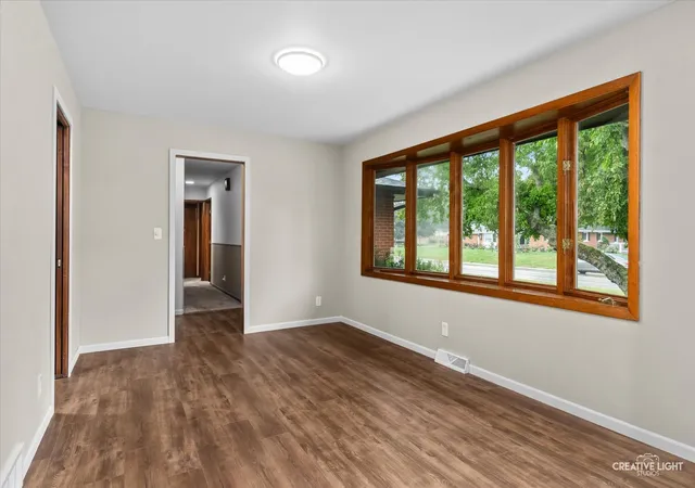 Photo 4 of Single family home for sale at 390 Lra Dr, Aurora, IL 60506 | MLS# 12748099 | Listing updated on 2026-09-24
