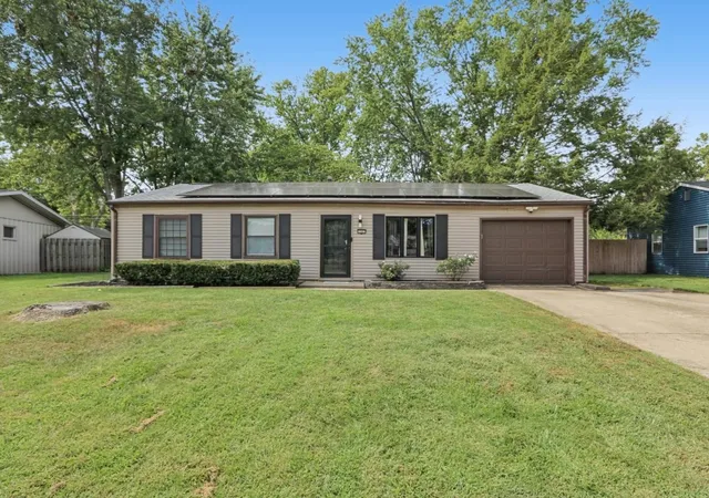 Photo 1 of Single family home for sale at 1307 Briarwood Dr, Champaign, IL 61821 | MLS# 12748102 | Listing updated on 2026-09-22