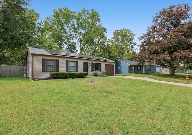 Photo 2 of Single family home for sale at 1307 Briarwood Dr, Champaign, IL 61821 | MLS# 12748102 | Listing updated on 2026-09-22