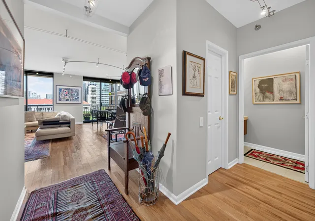 Photo 2 of Condo for sale at 55 W Delaware Pl #1007, Chicago, IL 60610 | MLS# 12748104 | Listing updated on 2026-09-17