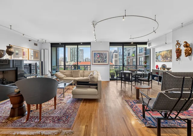 Photo 4 of Condo for sale at 55 W Delaware Pl #1007, Chicago, IL 60610 | MLS# 12748104 | Listing updated on 2026-09-17